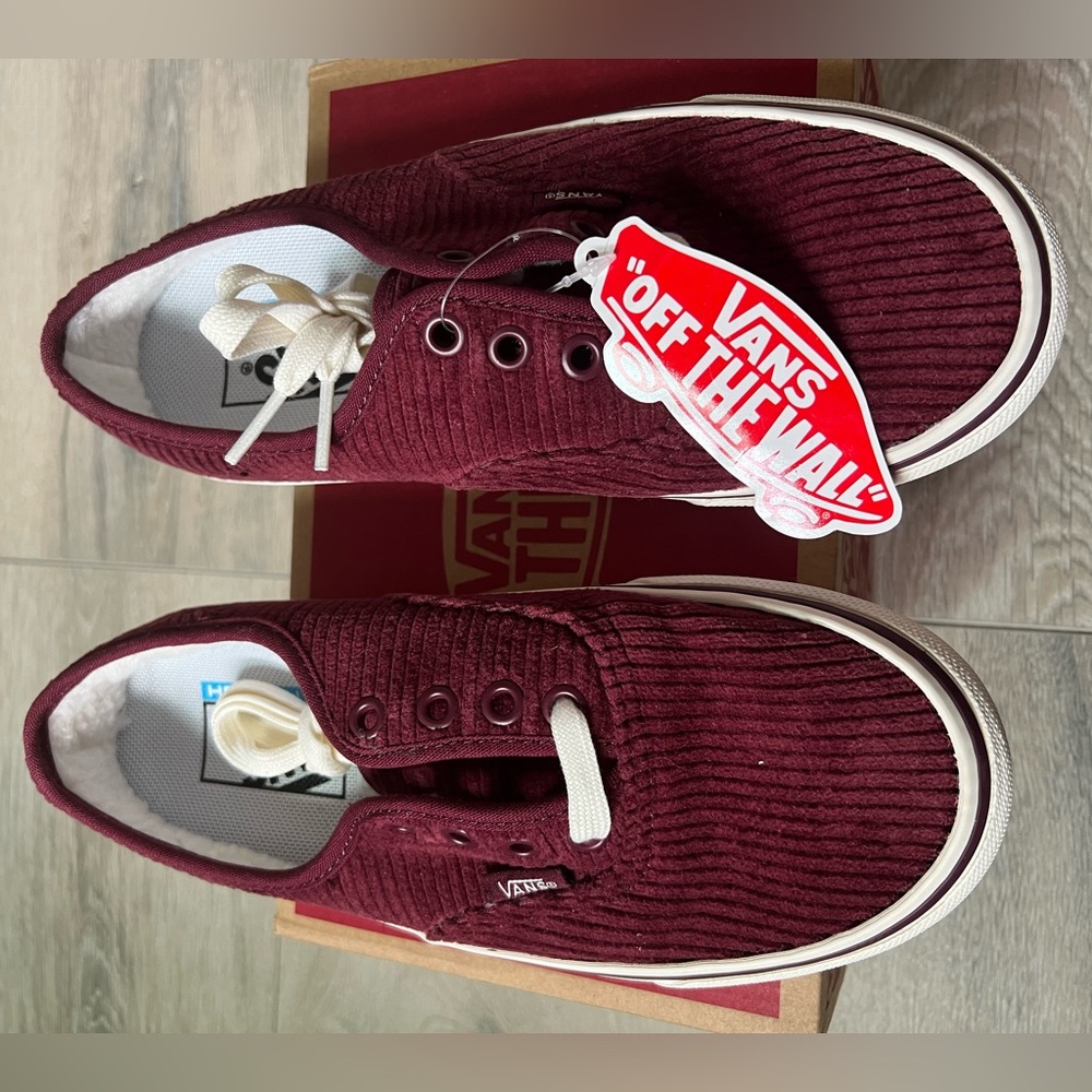 NEW Vans - Picture 5 of 6